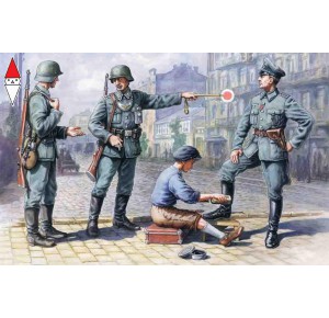 , , , ICM 1/35 GERMAN PATROL (1939-1942) (4 FIGURES - 1 OFFICER 2 SOLDIERS 1 CIVILIAN)